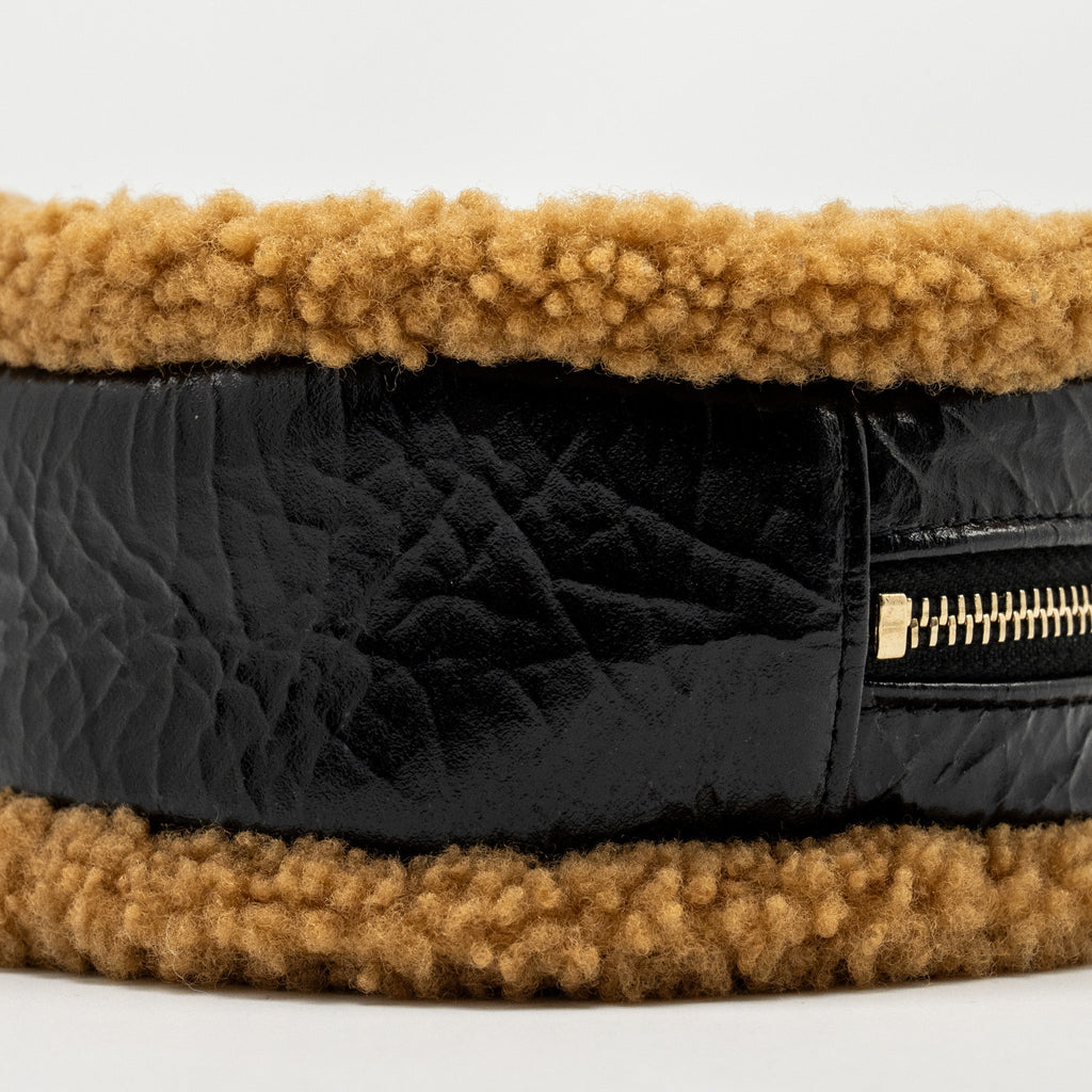 Chanel Shearling CC Round Clutch with Chain Shiny Crumpled Sheepskin Black/Light Brown L