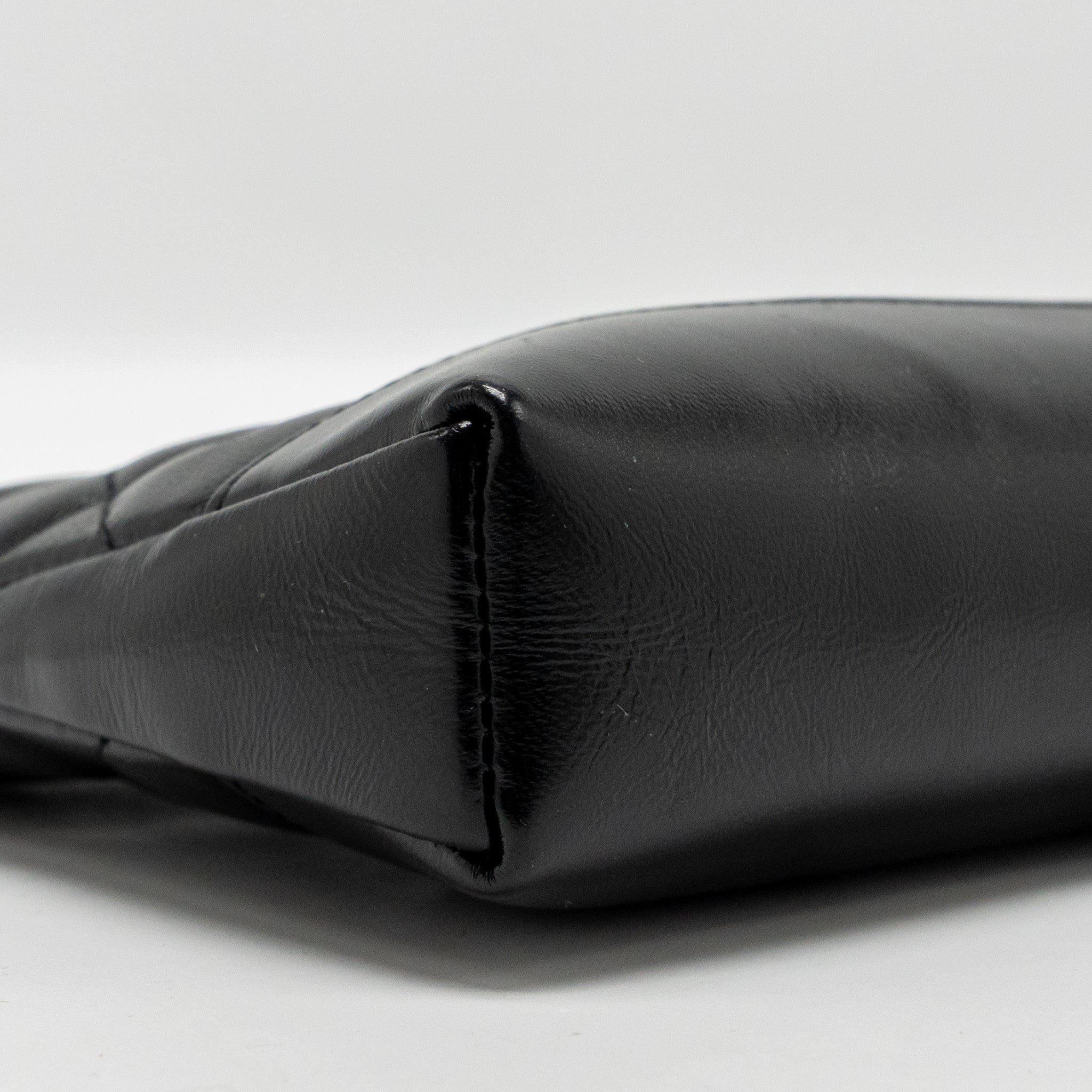 Chanel Mini 31 Clutch with Chain shiny lambskin black L (microchip)