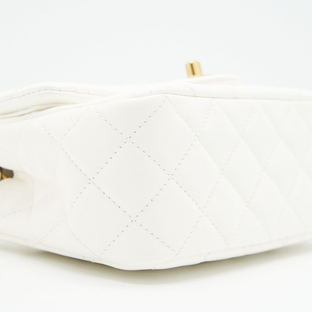 Chanel 21B Pearl Crush Square mini flap Bag White