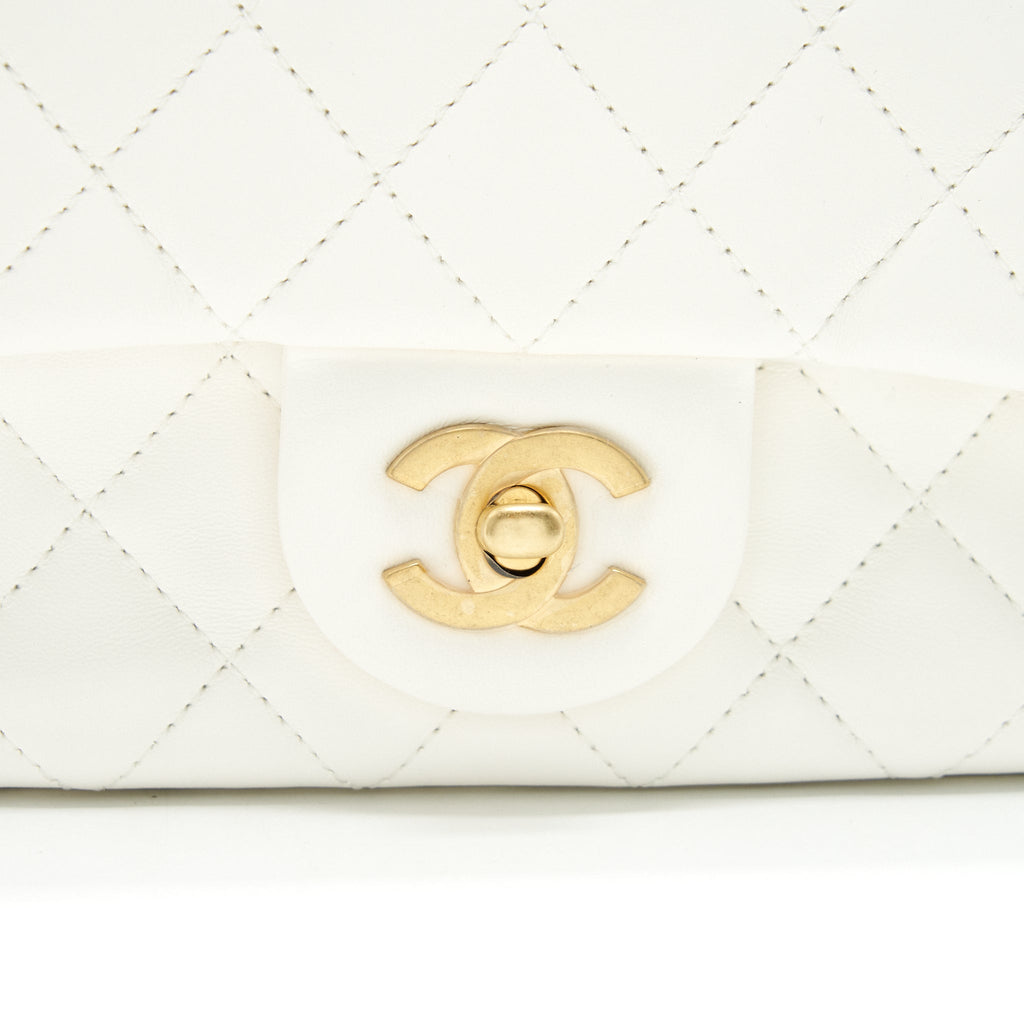Chanel 21B Pearl Crush Square mini flap Bag White