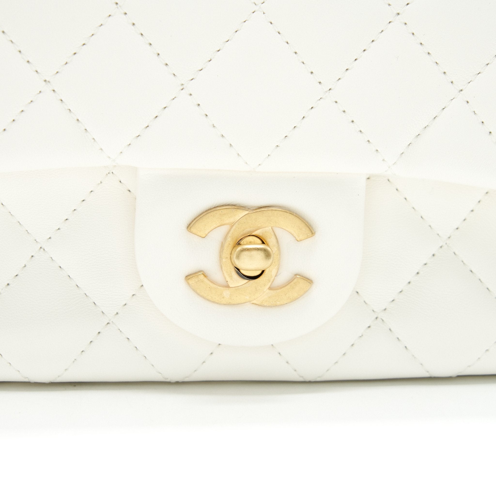 Chanel 21B pearl crush Mini Square flap Bag White