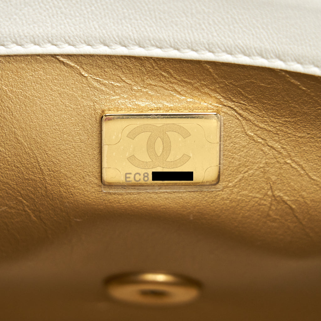 Chanel 21B Pearl Crush Square mini flap Bag White