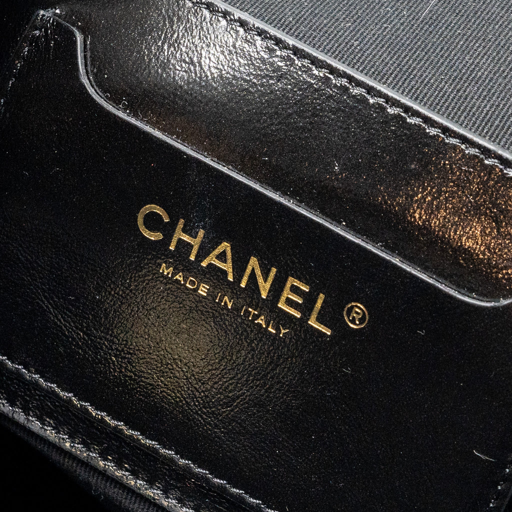 Chanel 22A Mini Backpack Patent Black L (microchip)