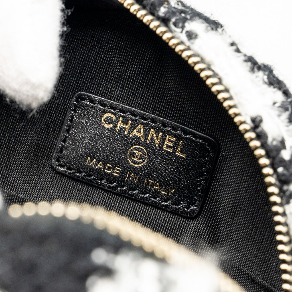 Chanel 19 round clutch  with chain with coin purse tweed / lambskin black/ white