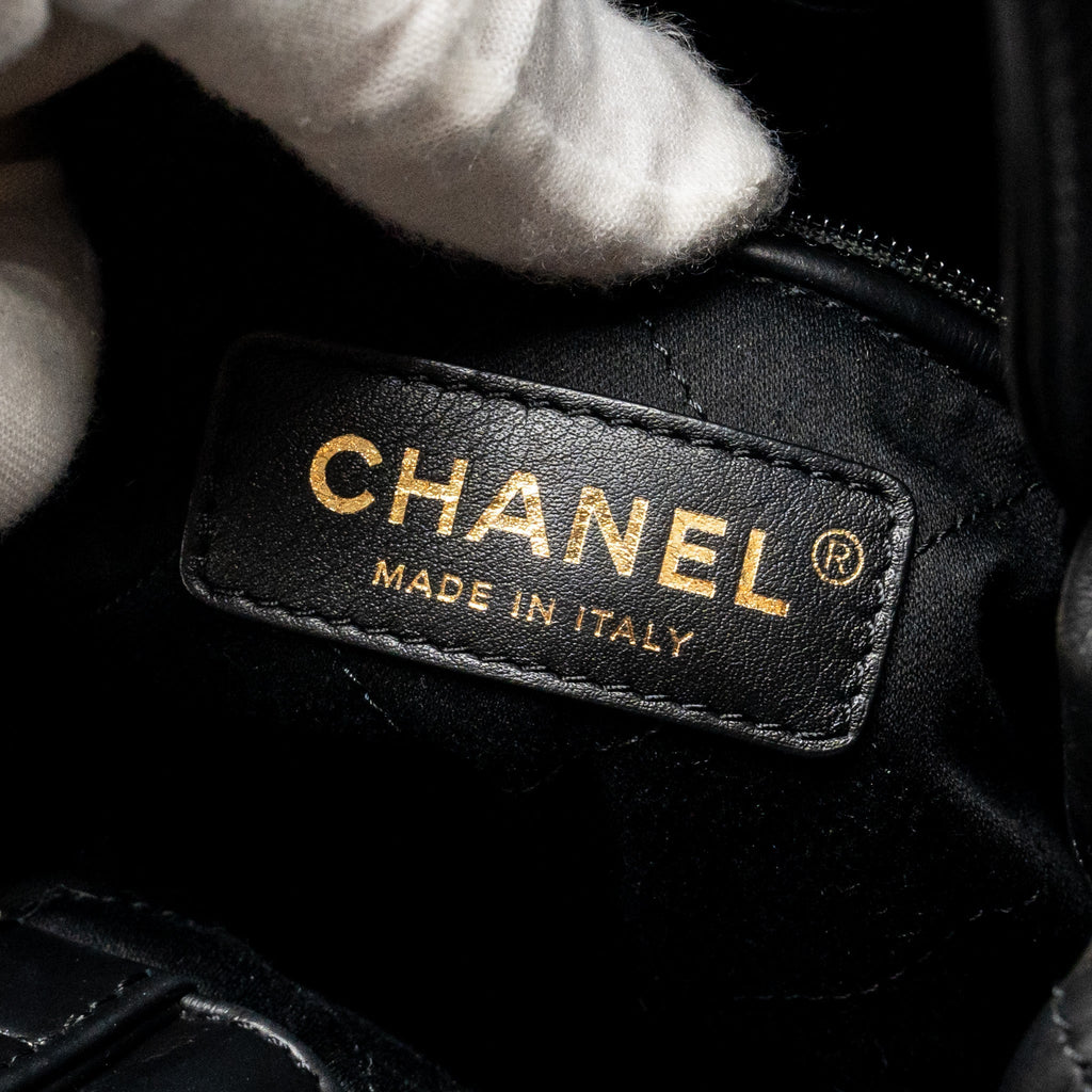 Chanel 22 Backpack White Letter Logo Shiny Calfskin Black  (Microchip)