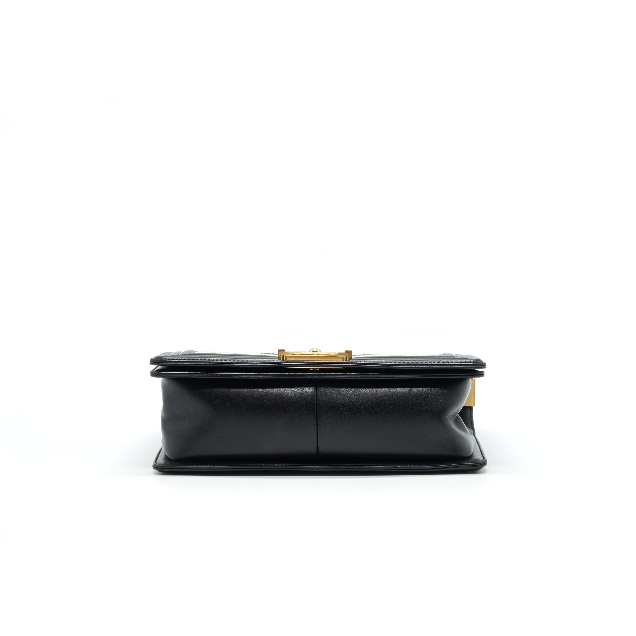 CHANEL TWEED MEDIUM LE BOY CHEVRON BLACK AND WHITE