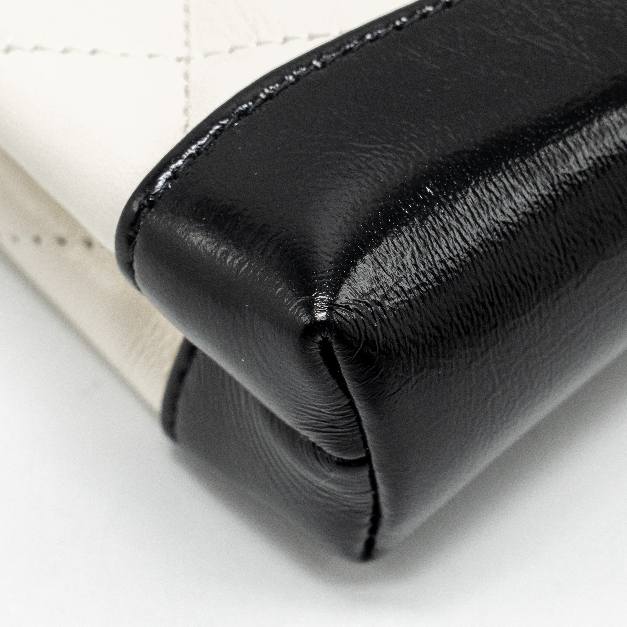 Chanel 31 Nano Clutch with Chain Shiny Lambskin White/Black L (Microchip)