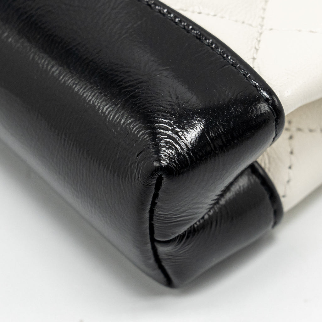 Chanel 31 Nano Clutch with Chain Shiny Lambskin White/Black L (Microchip)