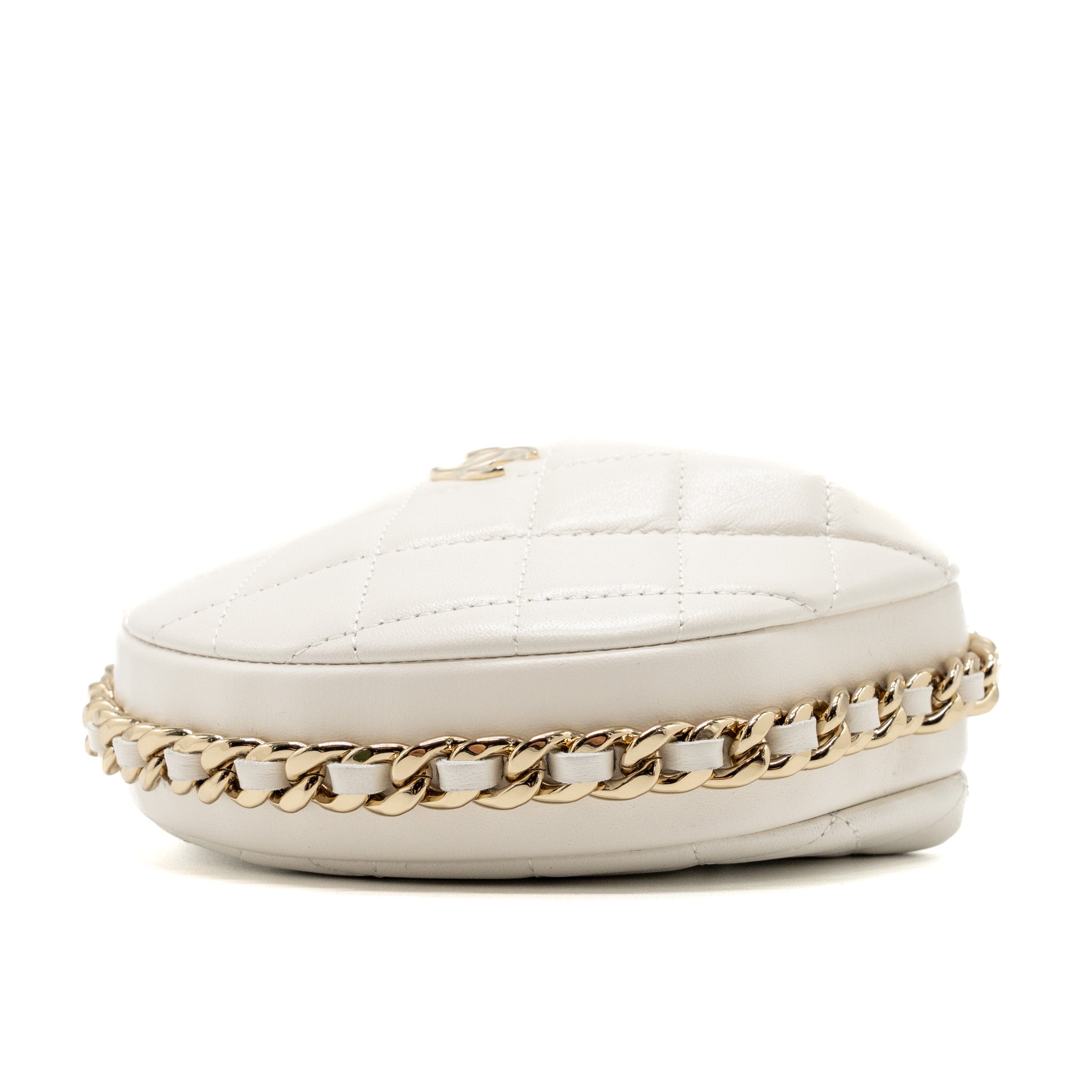 Chanel 23C round clutch lambskin white L (microchip)