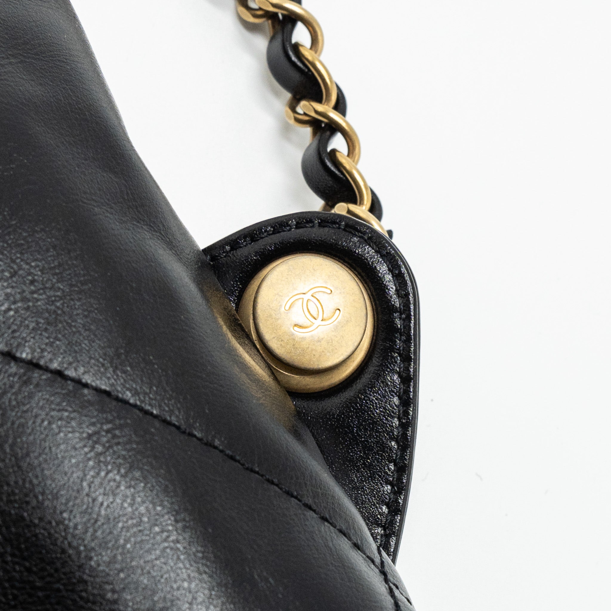Chanel 22 Backpack Shiny Calfskin Black (Microchip)