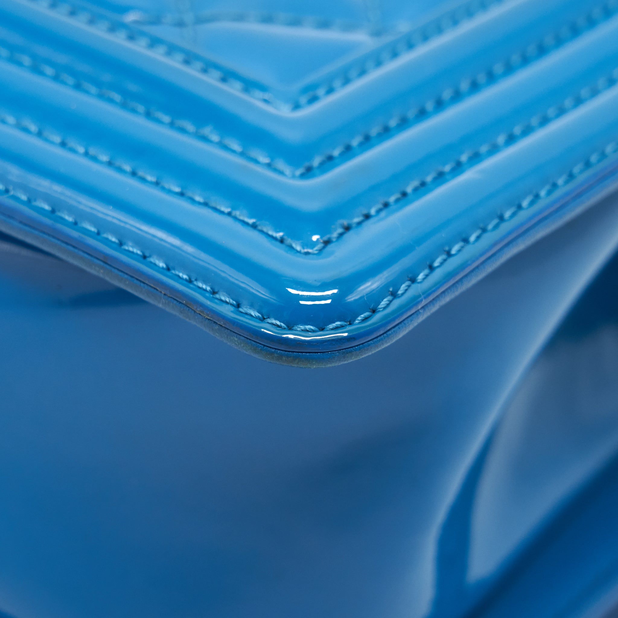 CHANEL SMALL LE BOY BAG IN PATENT LEATHER BLUE
