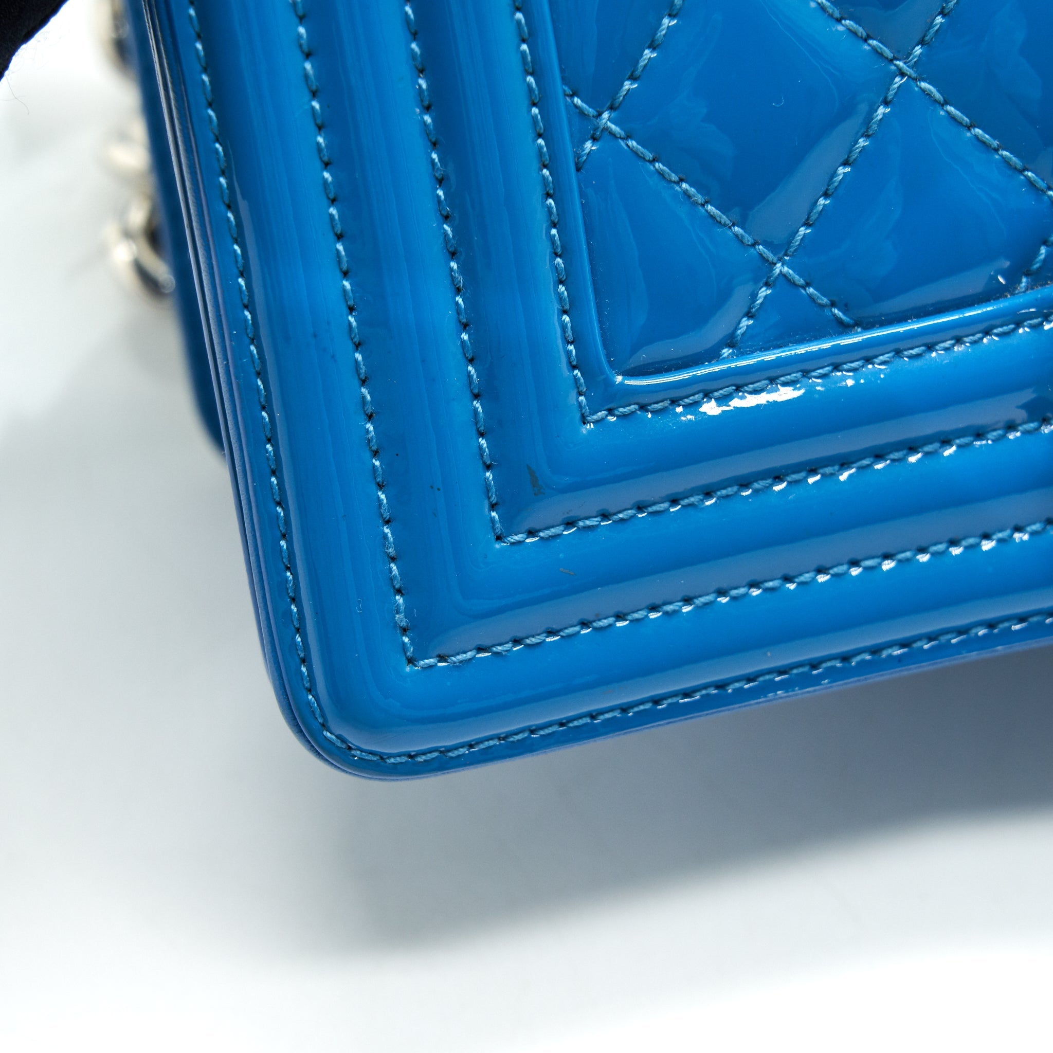 CHANEL SMALL LE BOY BAG IN PATENT LEATHER BLUE