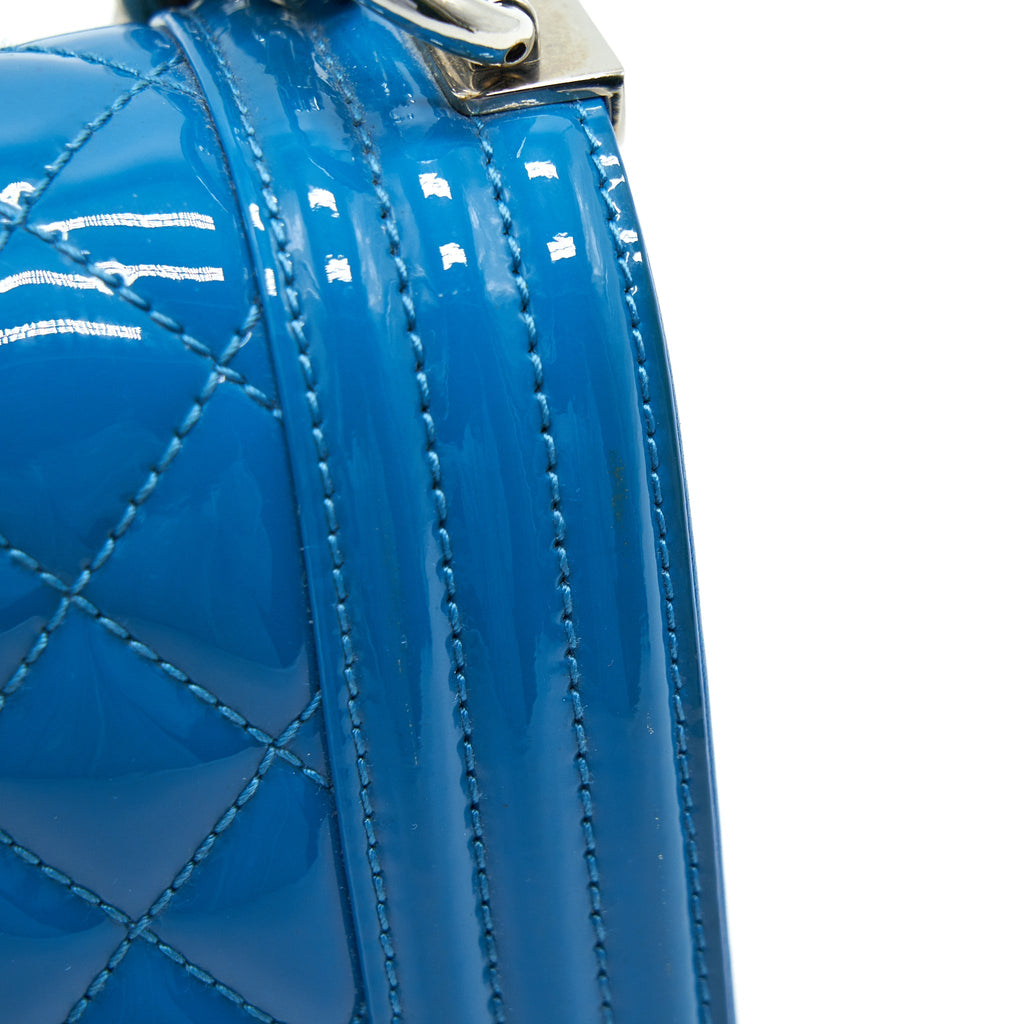 CHANEL SMALL LE BOY BAG IN PATENT LEATHER BLUE