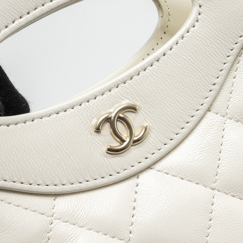 Chanel Mini 31 Clutch with Chain Shiny Calfskin White L (Microchip)