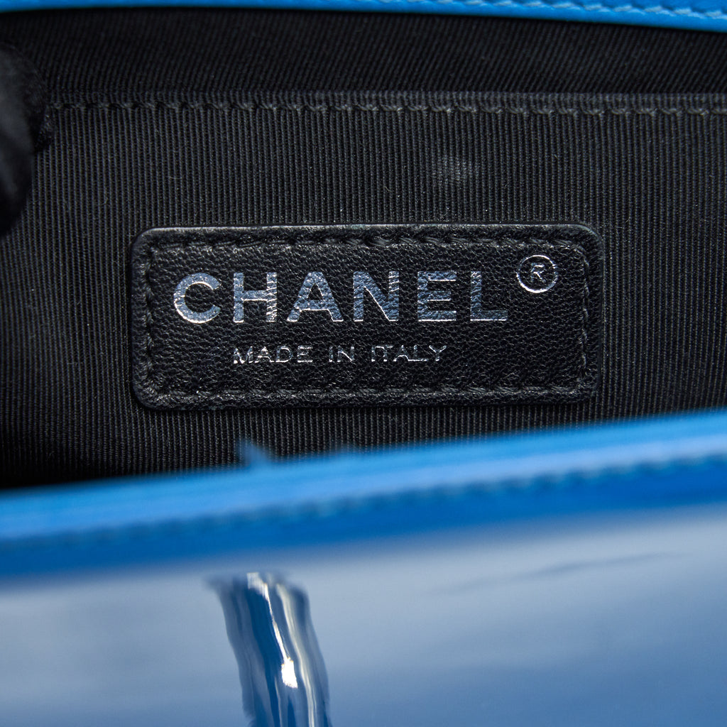 CHANEL SMALL LE BOY BAG IN PATENT LEATHER BLUE