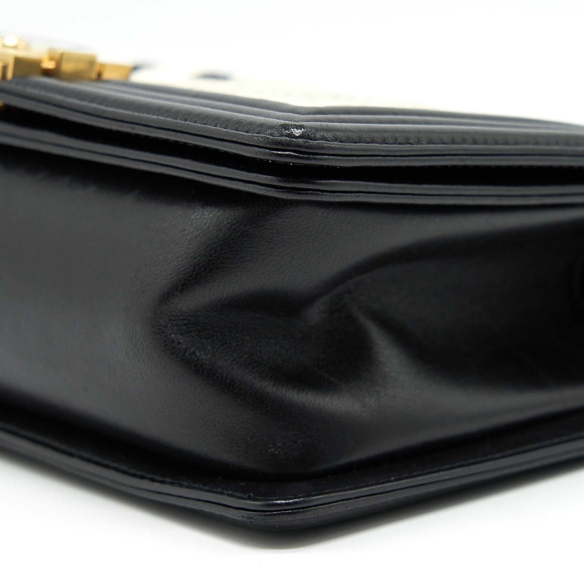 CHANEL TWEED MEDIUM LE BOY CHEVRON BLACK AND WHITE