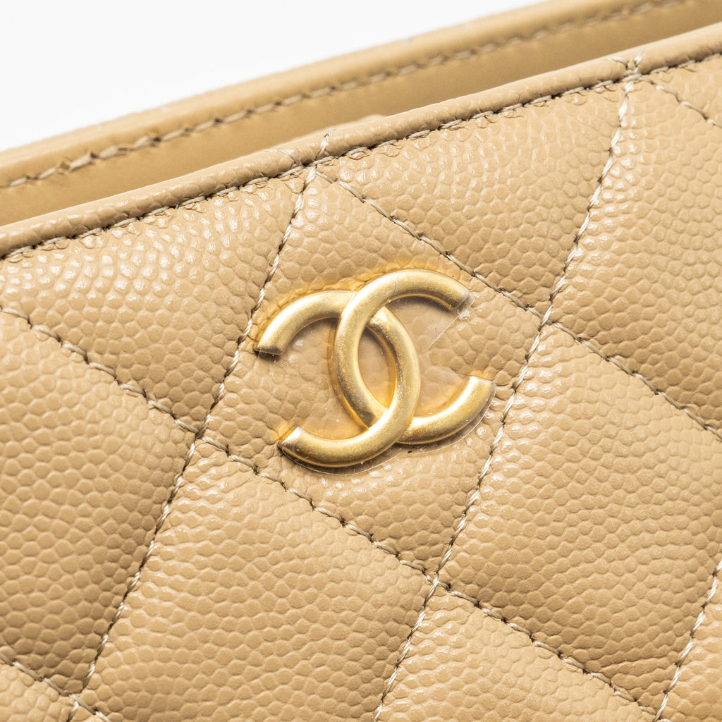 Chanel CC Logo Quilted Mini Clutch with Chain Caviar Beige  (Microchip)