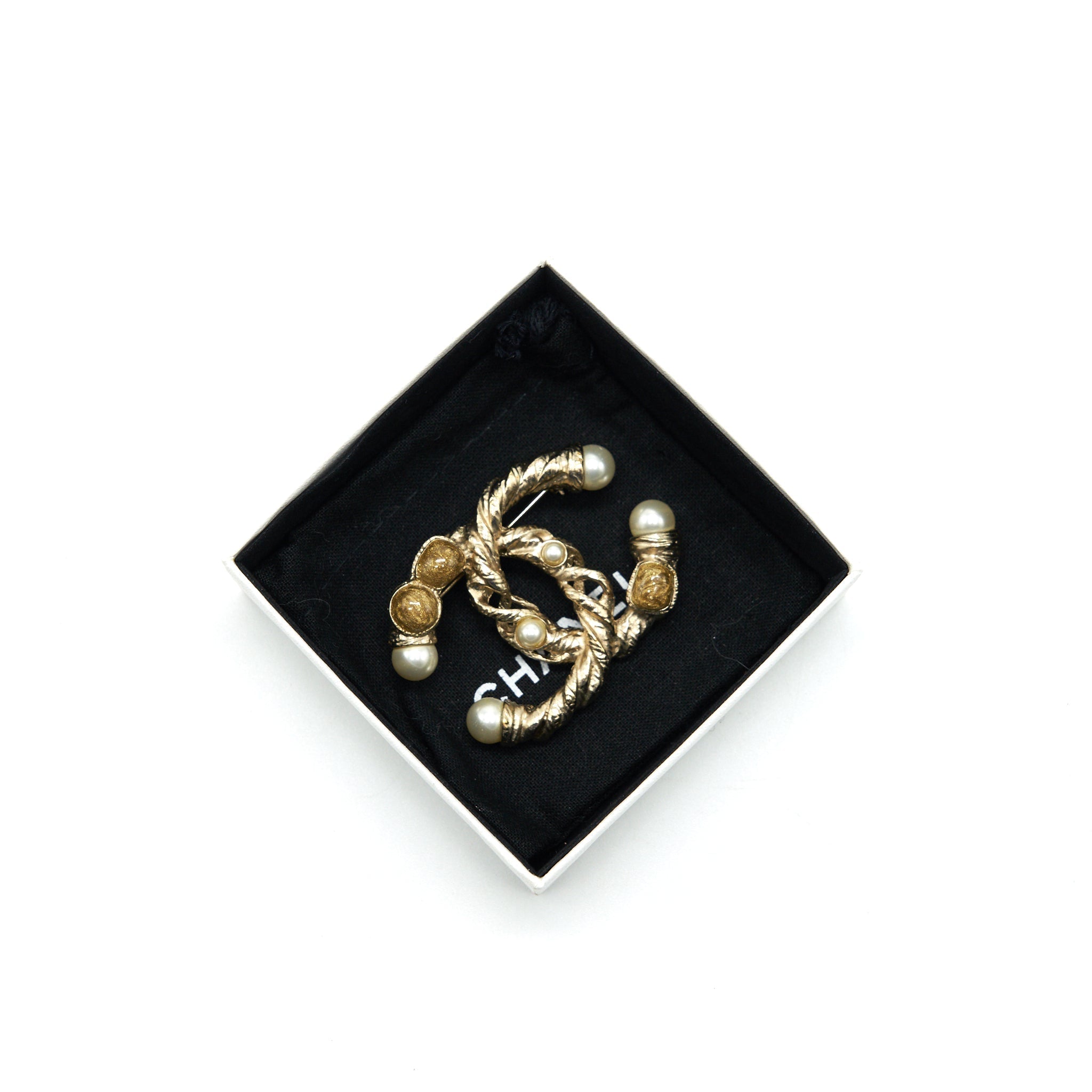 CHANEL CC PERAL BROOCH