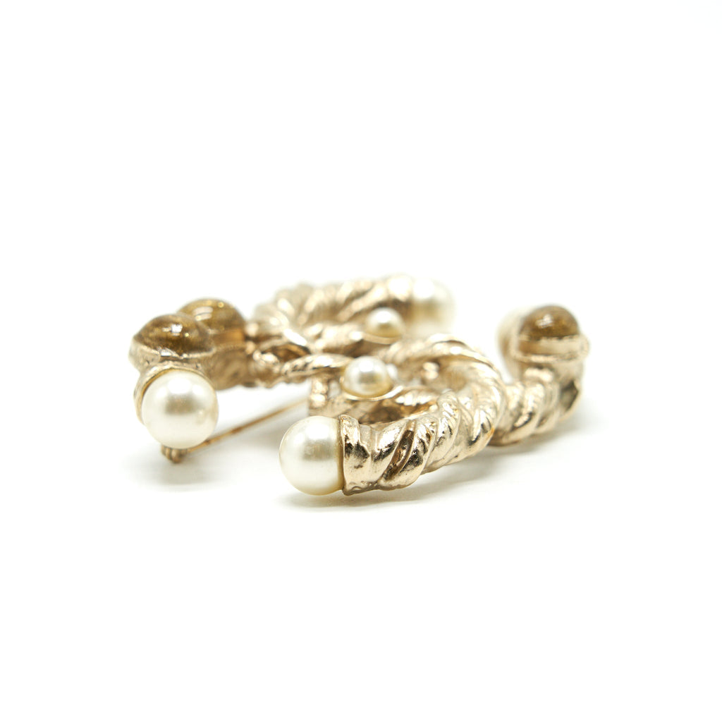 CHANEL CC PERAL BROOCH
