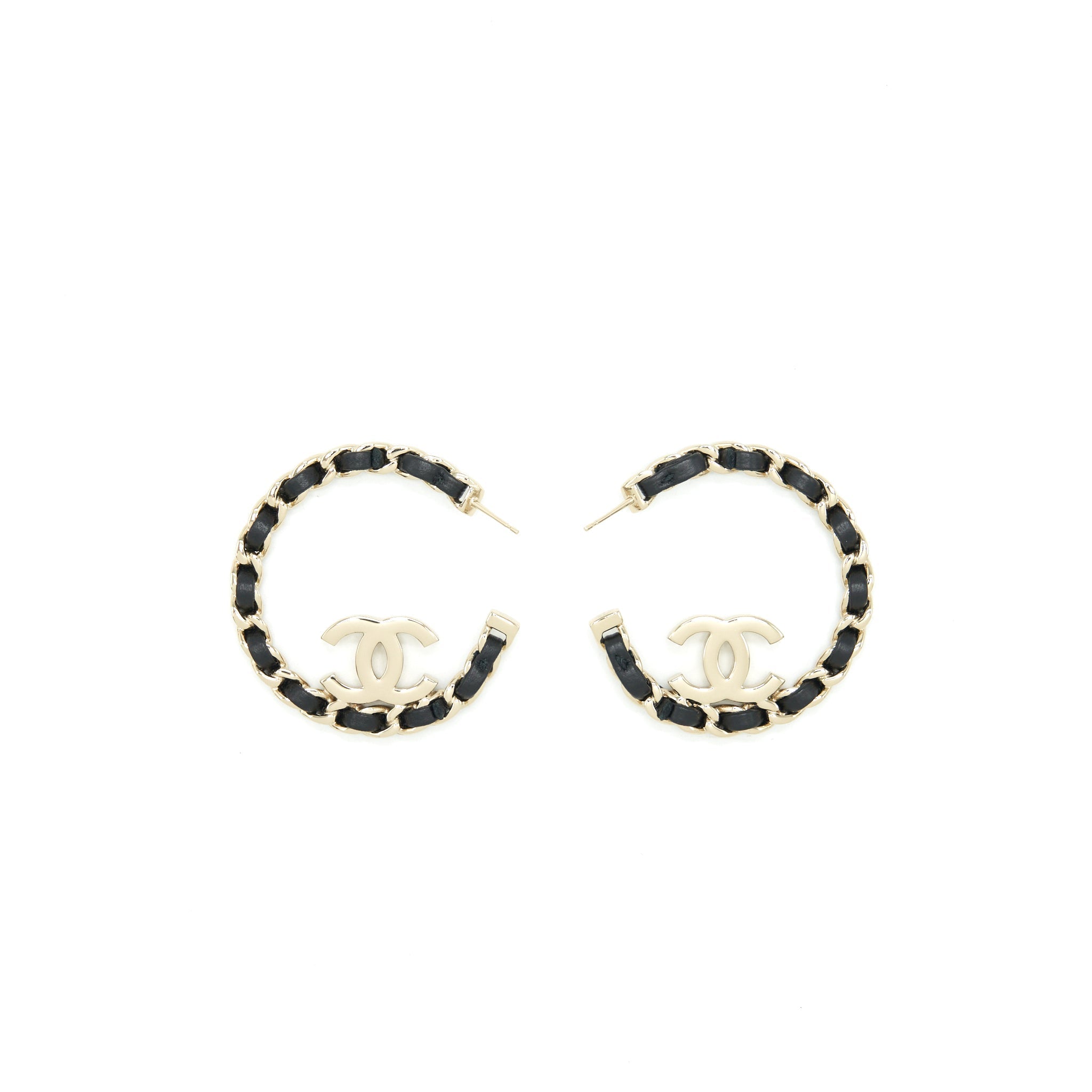 Chanel 22P Round CC Black Earrings L