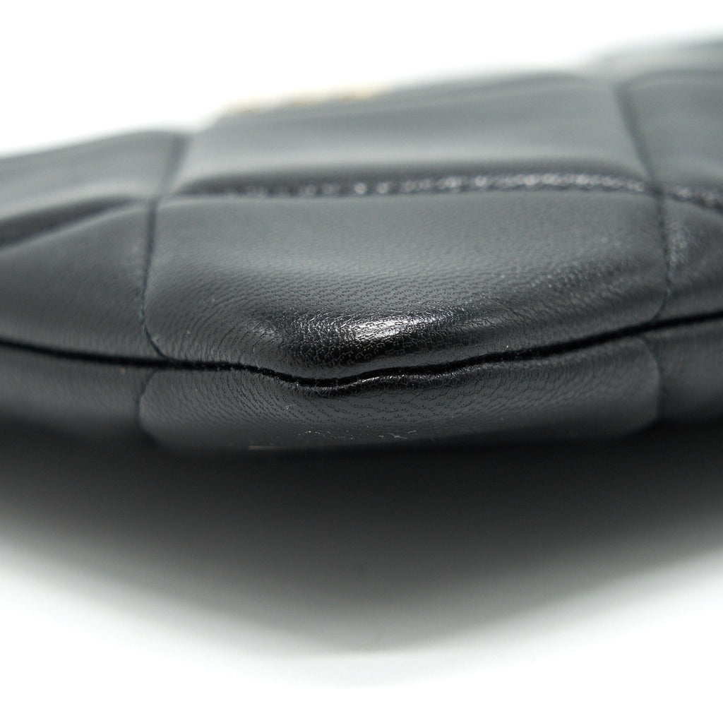 Chanel 19 Pouch black