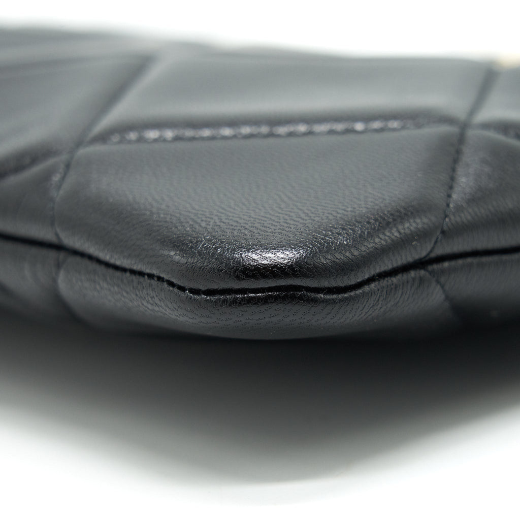 Chanel 19 Pouch black