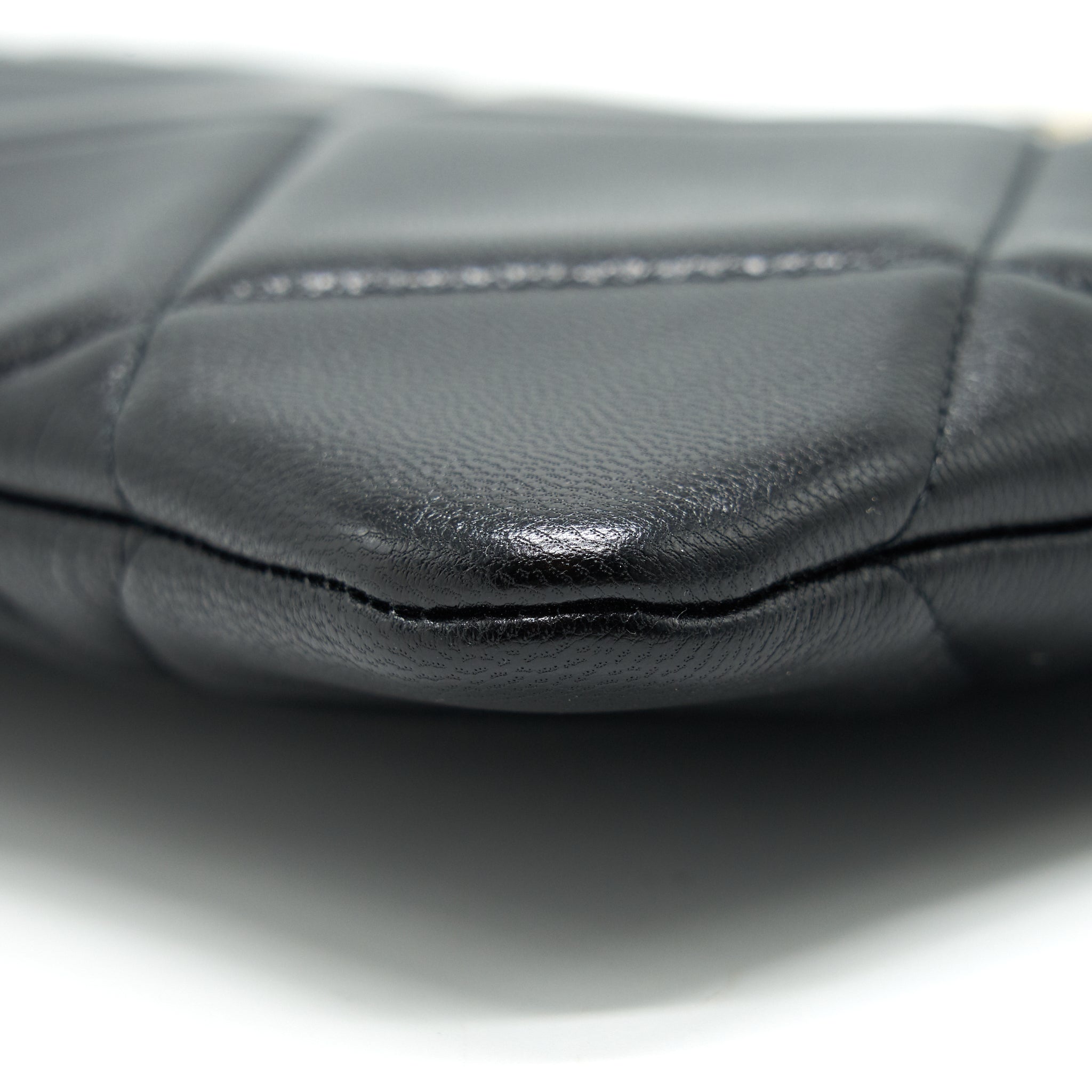 Chanel 19 Pouch black