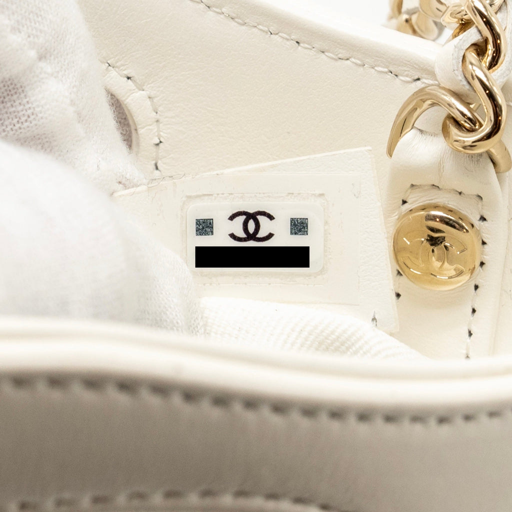Chanel Mini 31 Clutch With Chain Shiny Lambskin White L (microchip)