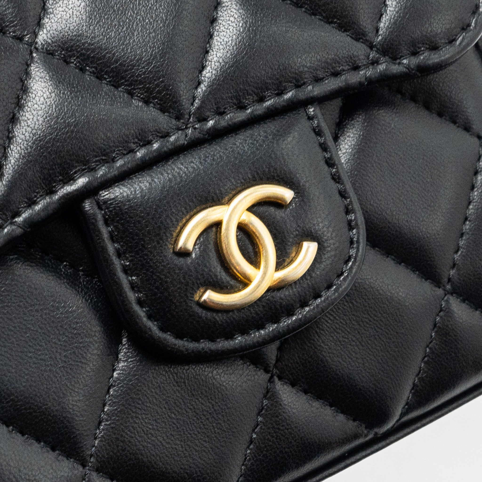 Chanel 22B Top Handle Mini Flap Clutch Lambskin black  (Microchip)