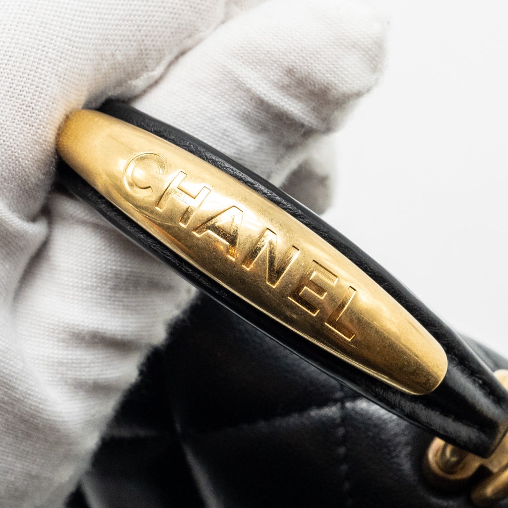 Chanel 22B Top Handle Mini Flap Clutch Lambskin black  (Microchip)