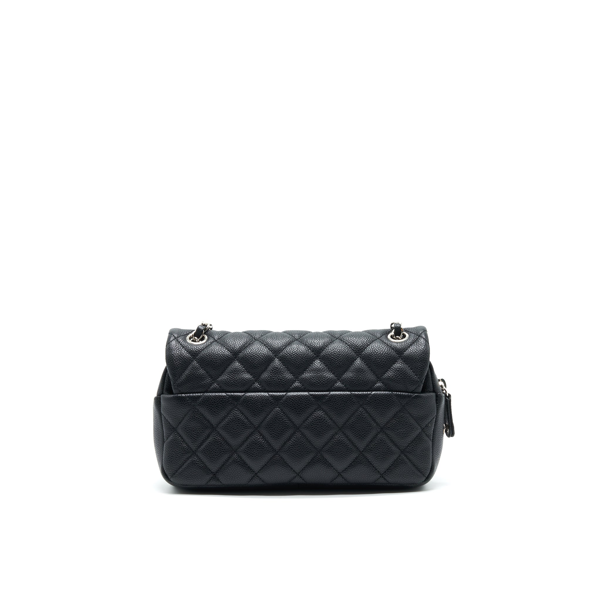 Chanel flap Bag with inner zipper caviar Black