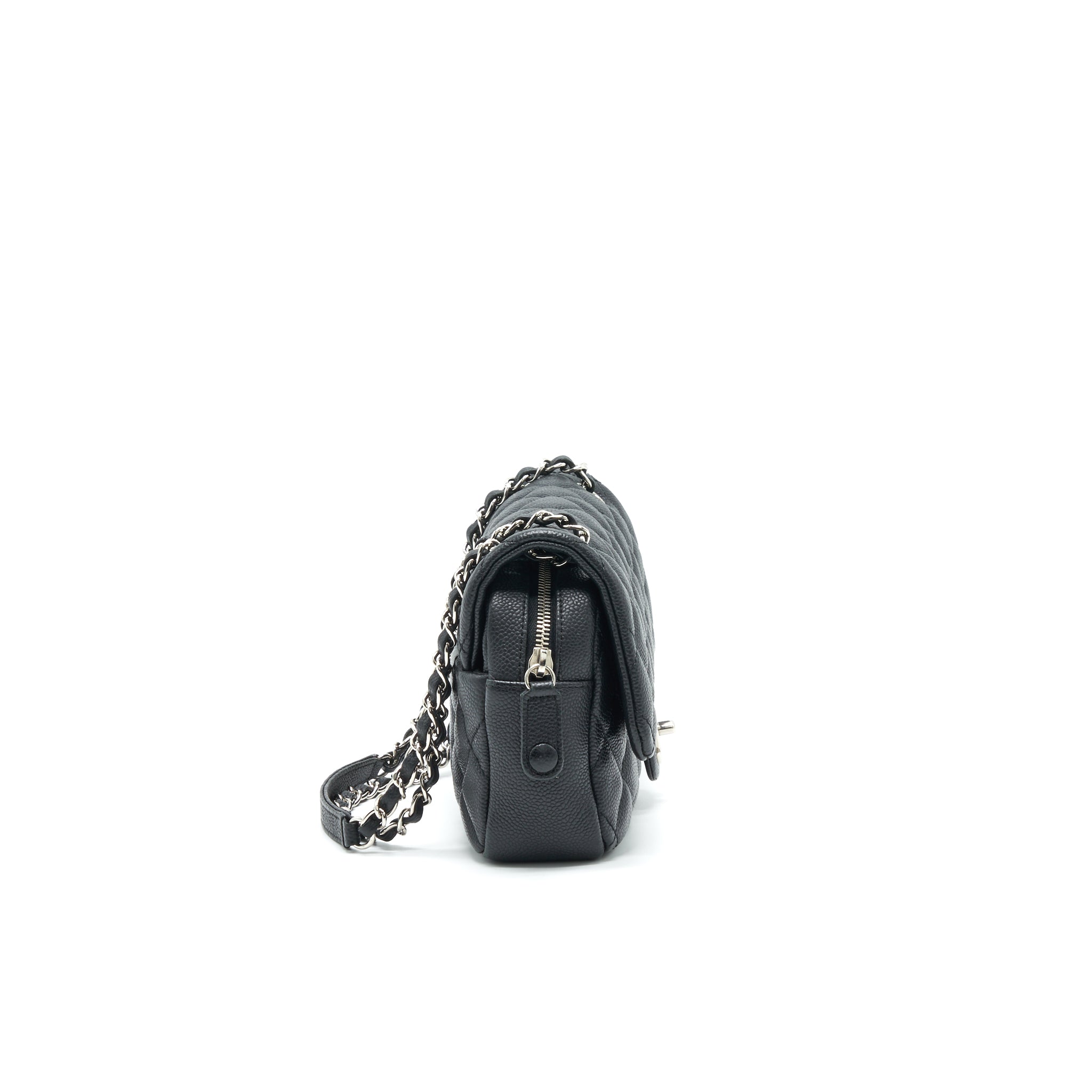 Chanel flap Bag with inner zipper caviar Black