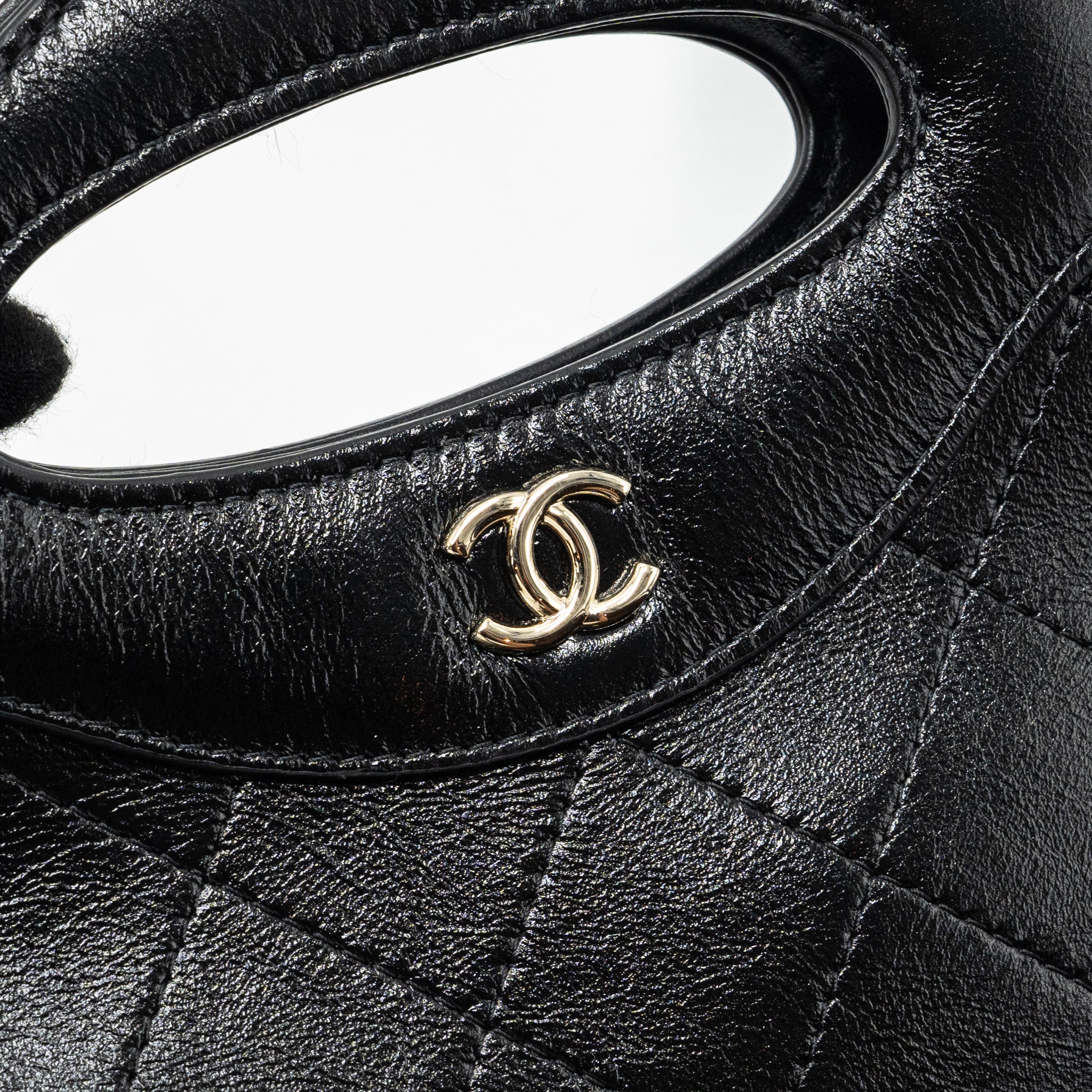 Chanel 24C mini 31 clutch with chain shiny calfskin black L (microchip)