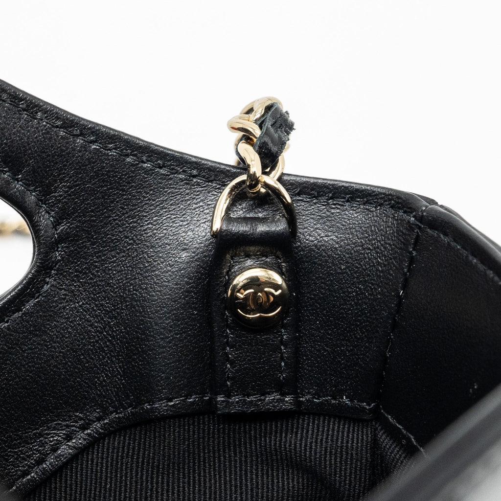 Chanel 24C mini 31 clutch with chain shiny calfskin black L (microchip)