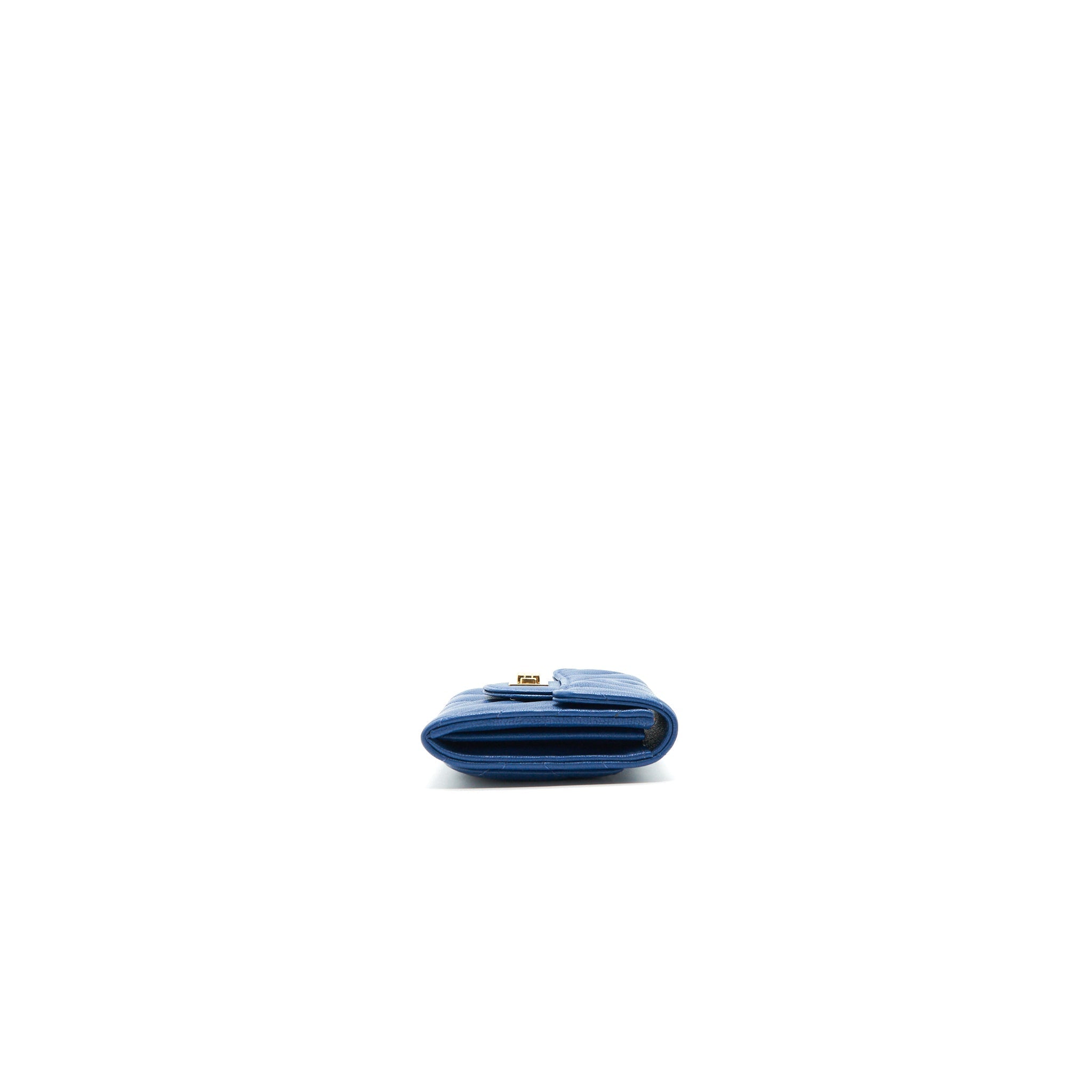 Chanel Chevron 2.55 reissue  Holder Blue