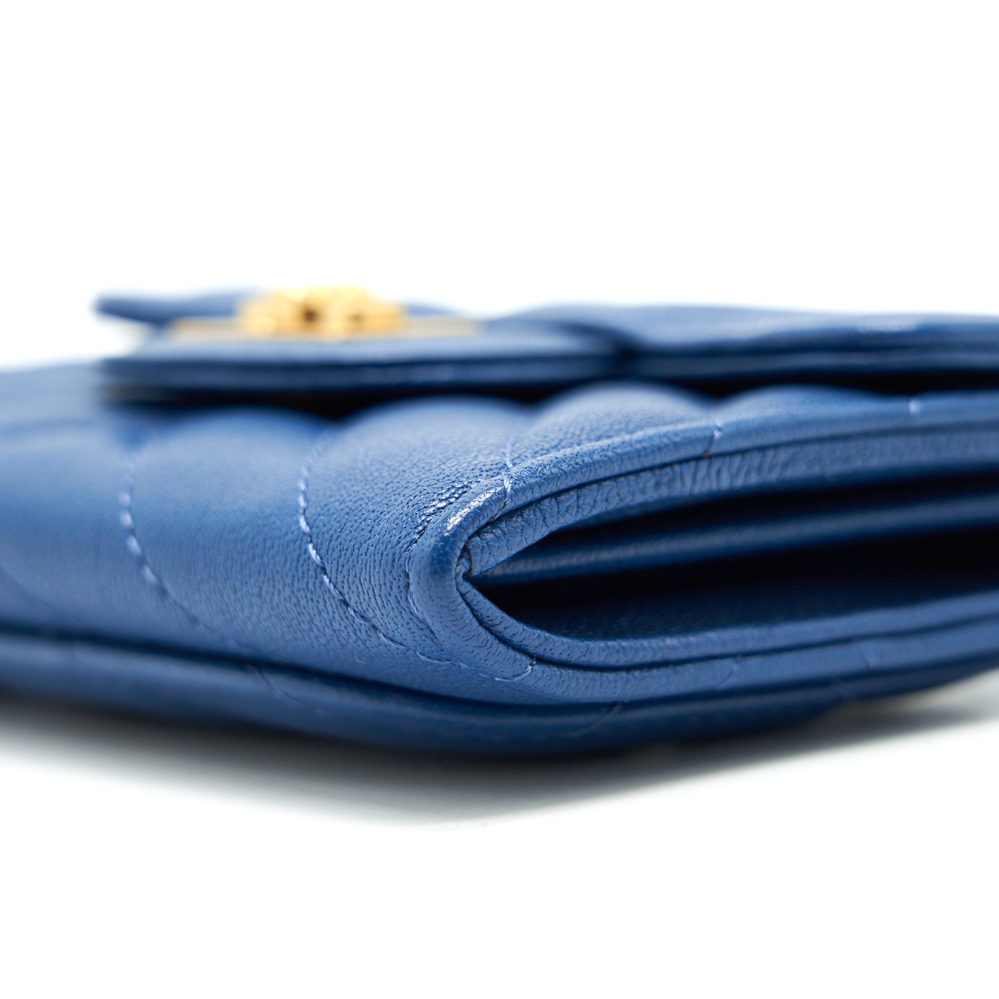 Chanel Chevron 2.55 reissue  Holder Blue