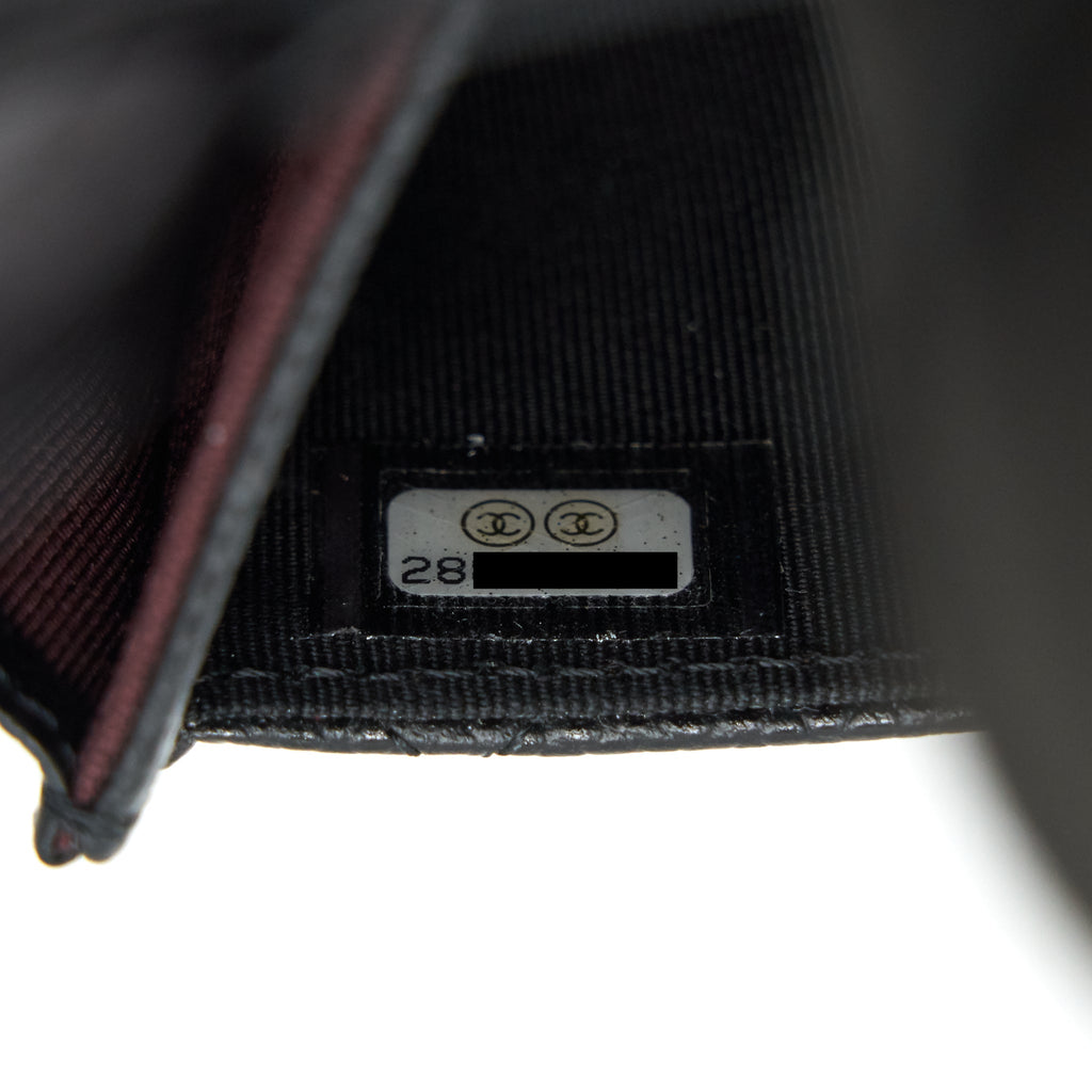 CHANEL Classic  Holder Caviar Black