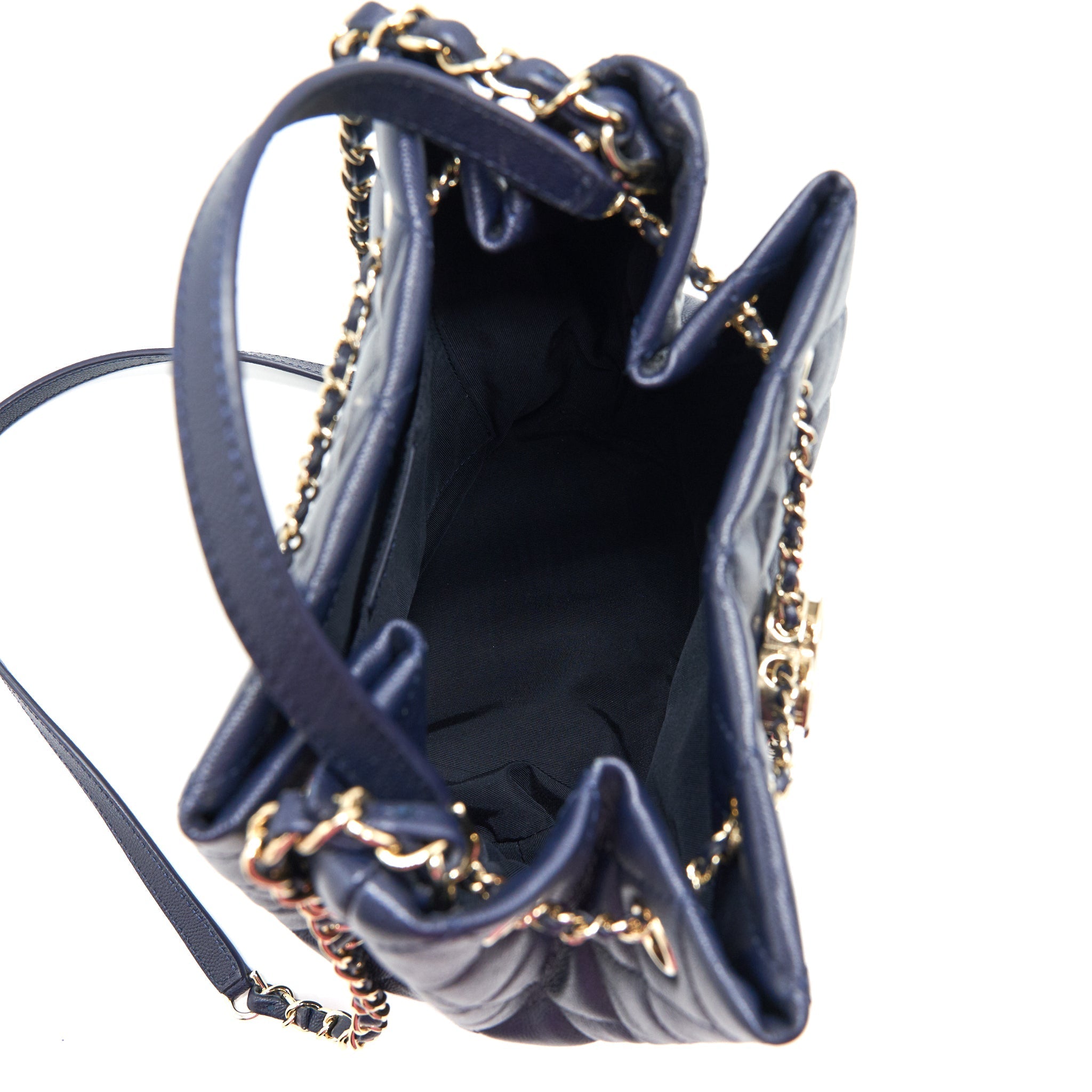 CHANEL BUCKET BAG IN Navy