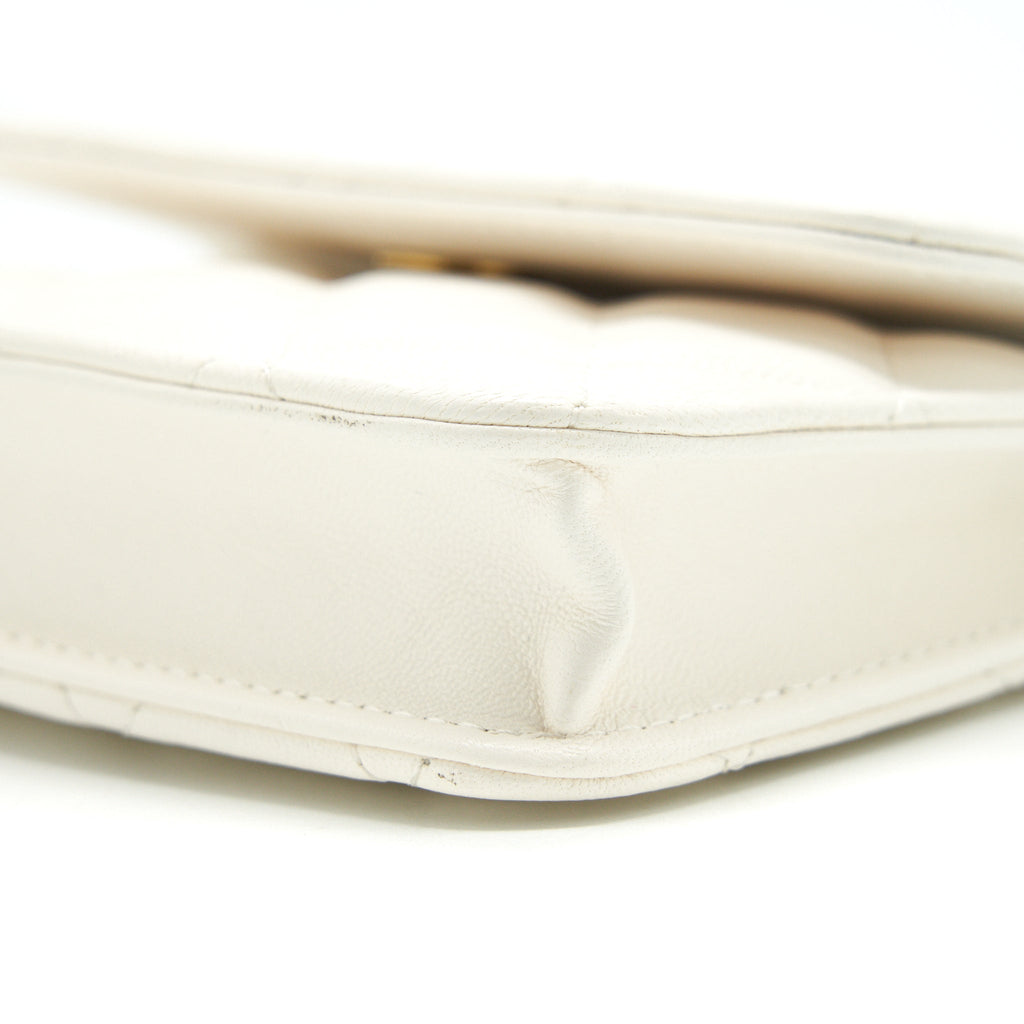 Chanel 21b Pearl crush mini flap bag with chain/belt bag white