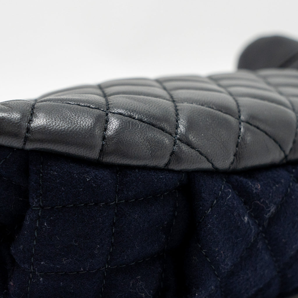 Chanel Paris Hamburg Charms Belt Bag Wool/Lambskin Navy/Black