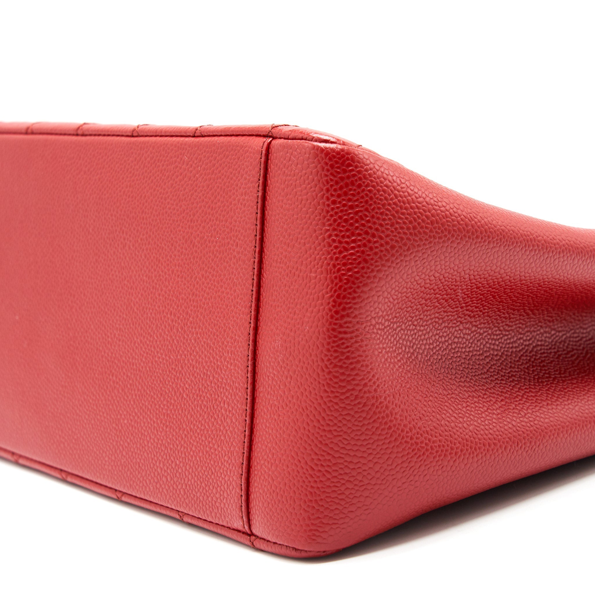 Chanel Grand Shopping Tote caviar Red with