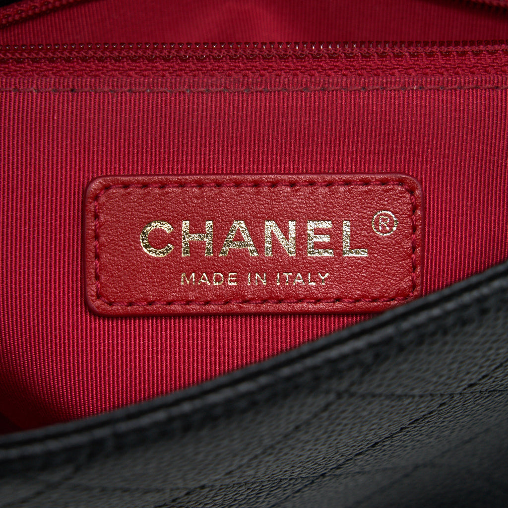 Chanel Caviar quilted flap Bag with handle and Chain Black L