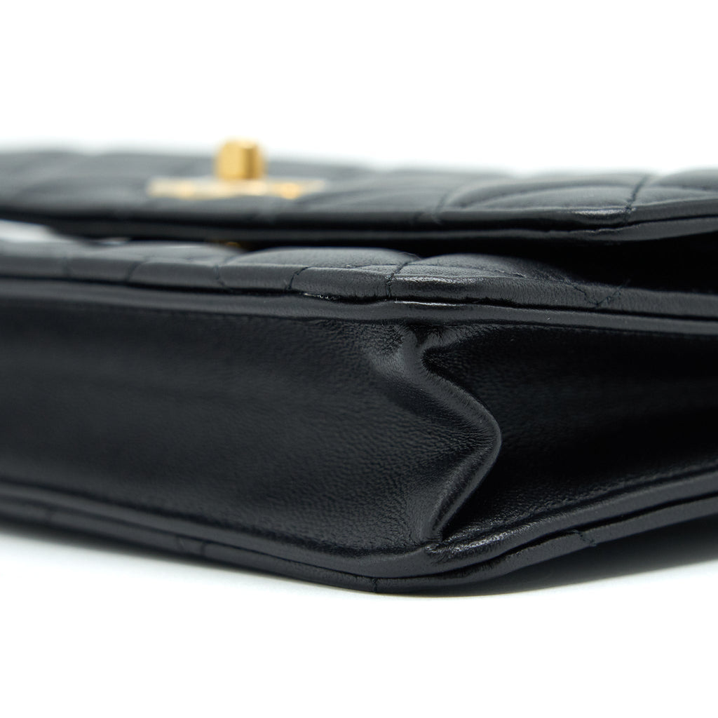 Chanel Pearl Crush Wallet On Chain Black  (Micrichip)