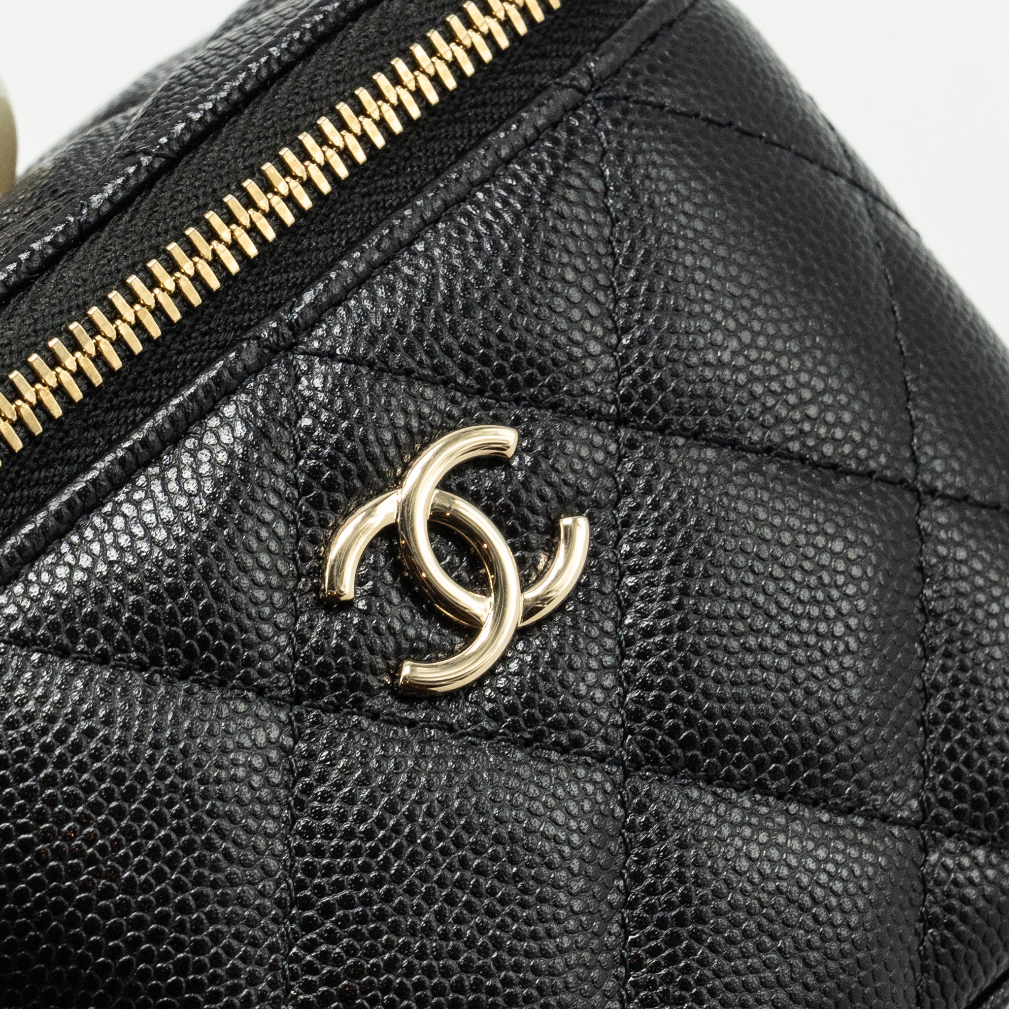 Chanel Small Vanity Clutch with Chain CC Pearl Caviar Black L