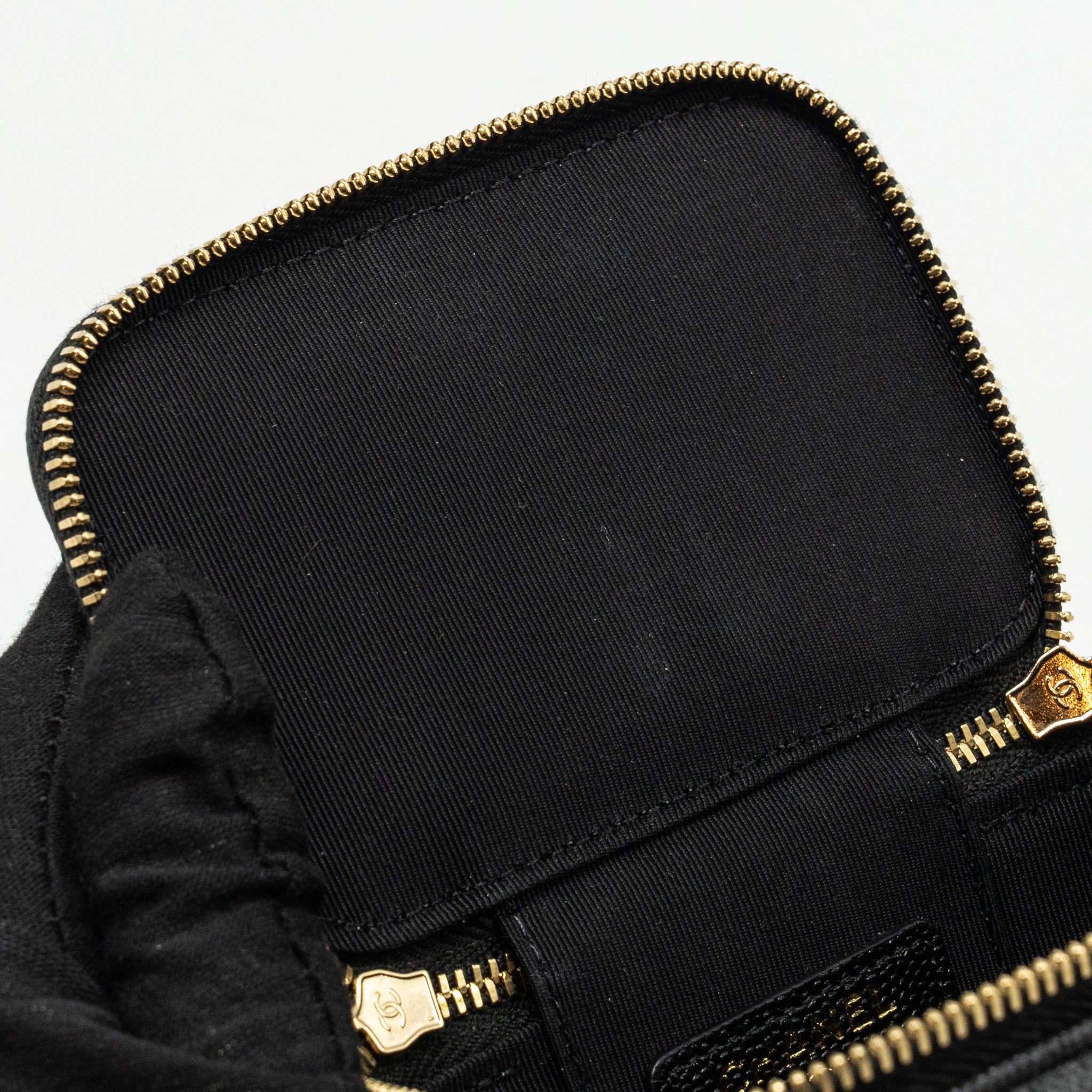 Chanel Small Vanity Clutch with Chain CC Pearl Caviar Black L