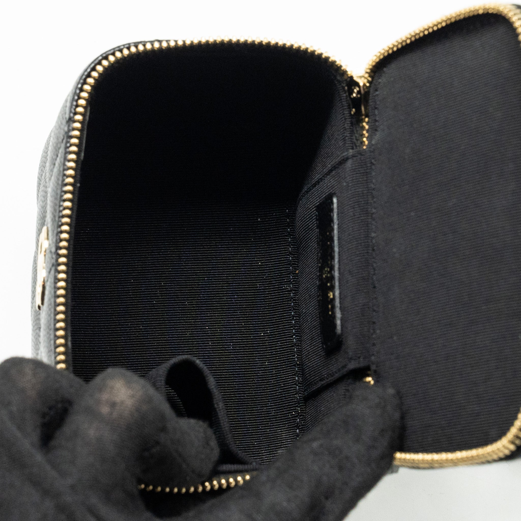 Chanel Small Vanity Clutch with Chain CC Pearl Caviar Black L