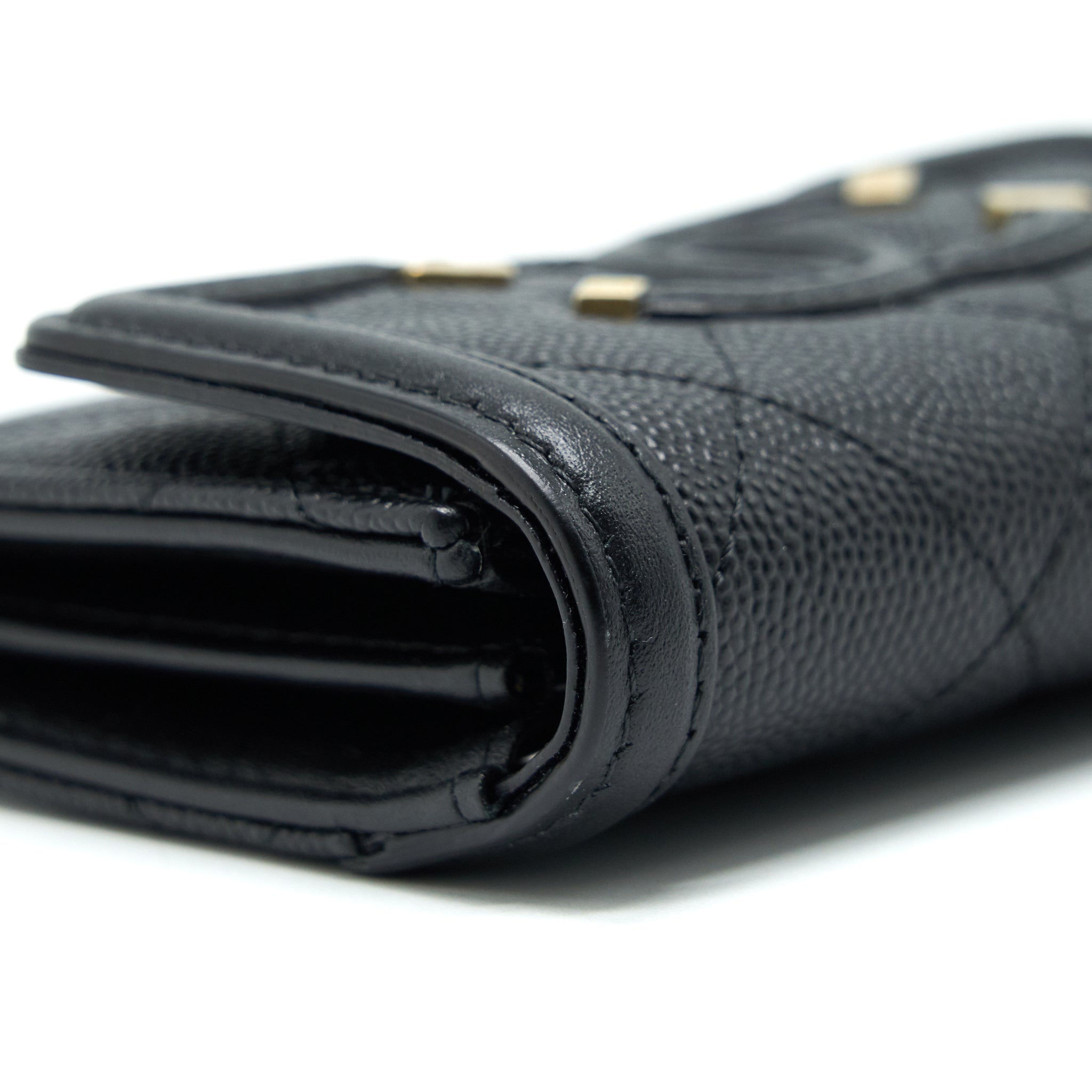 Chanel Filigree Flap  Holder Caviar Black