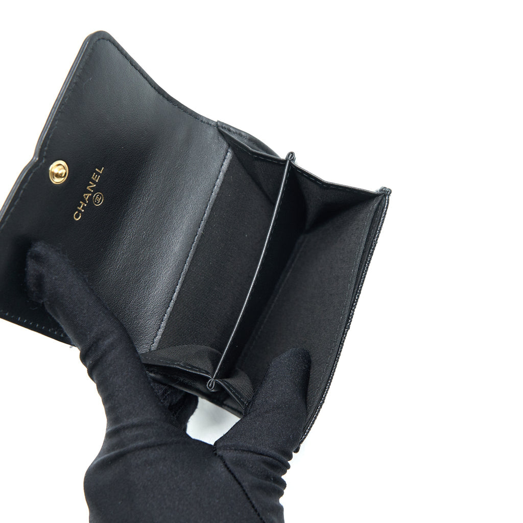 Chanel Filigree Flap  Holder Caviar Black