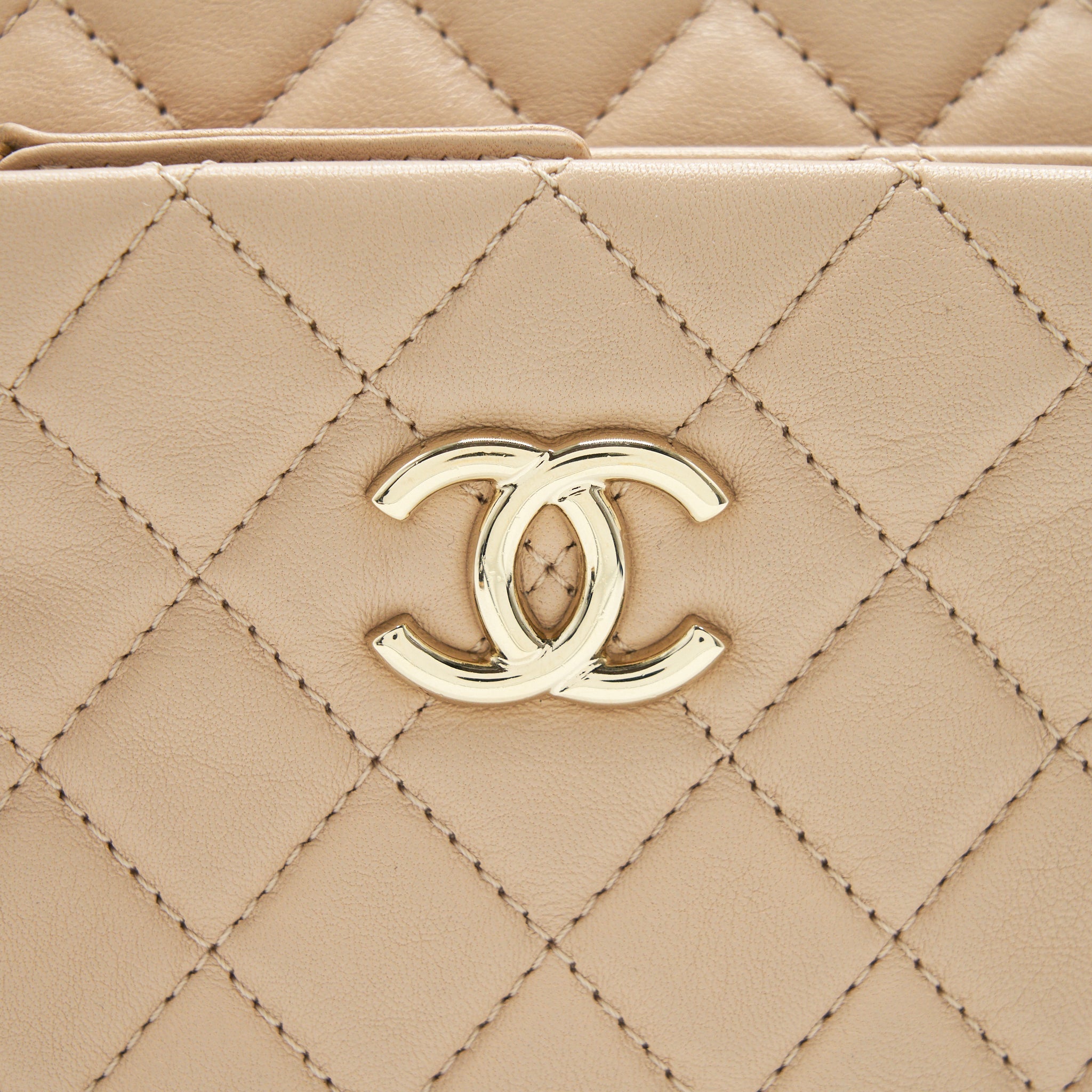 Chanel Quilted Chain Shoulder Bag/ Crossbody Bag beige L