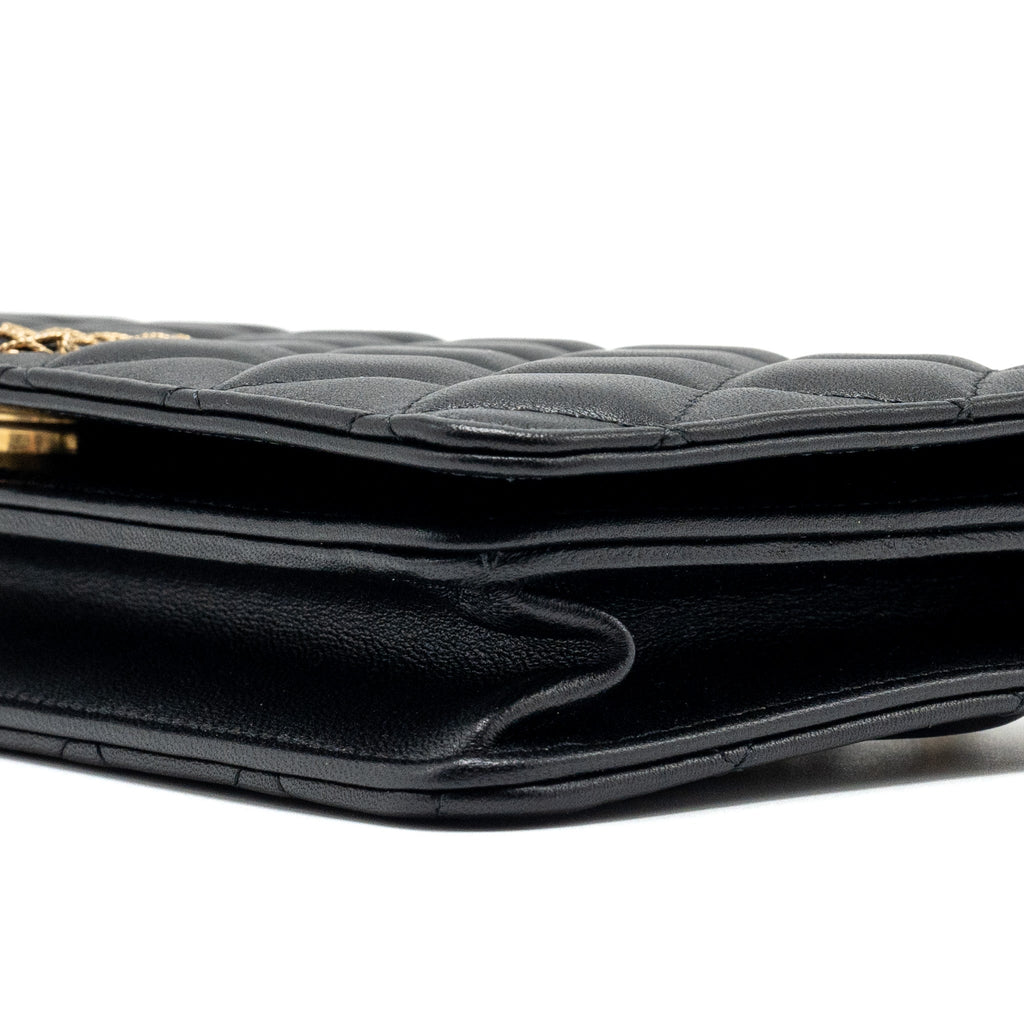 Chanel 23A clutch with chain lambskin black  (microchip)